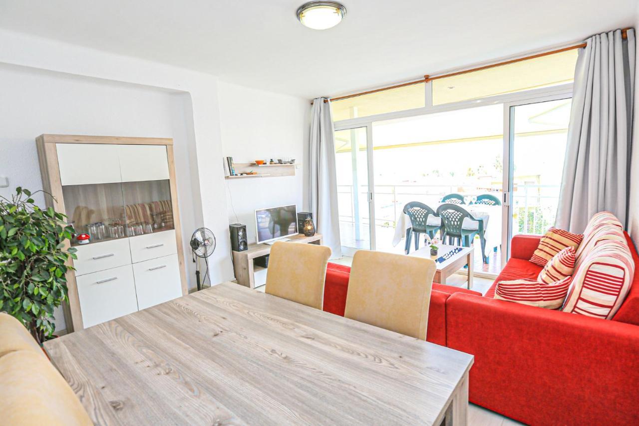 Coral - Only Families Apartment กัมบริลส์ ภายนอก รูปภาพ
