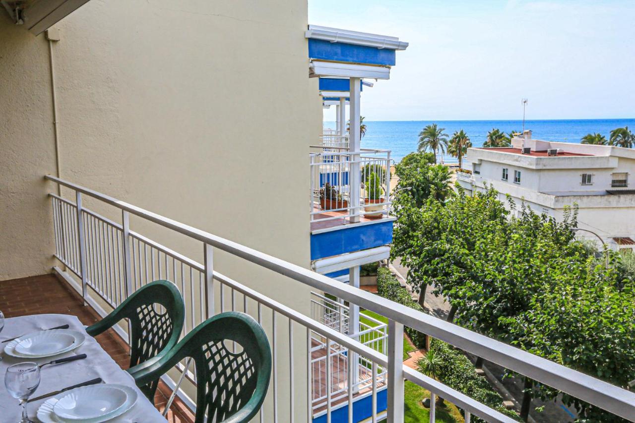 Coral - Only Families Apartment กัมบริลส์ ภายนอก รูปภาพ