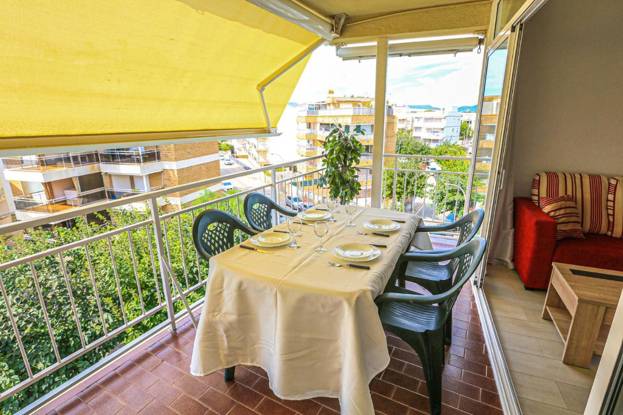 Coral - Only Families Apartment กัมบริลส์ ภายนอก รูปภาพ